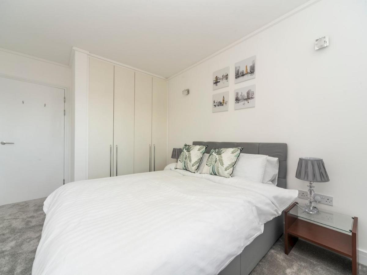 Pass The Keys Riverside Amazing Flat In London Close To The O2 Exterior photo