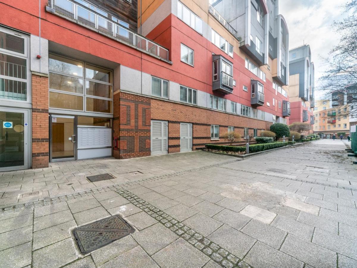 Pass The Keys Riverside Amazing Flat In London Close To The O2 Exterior photo