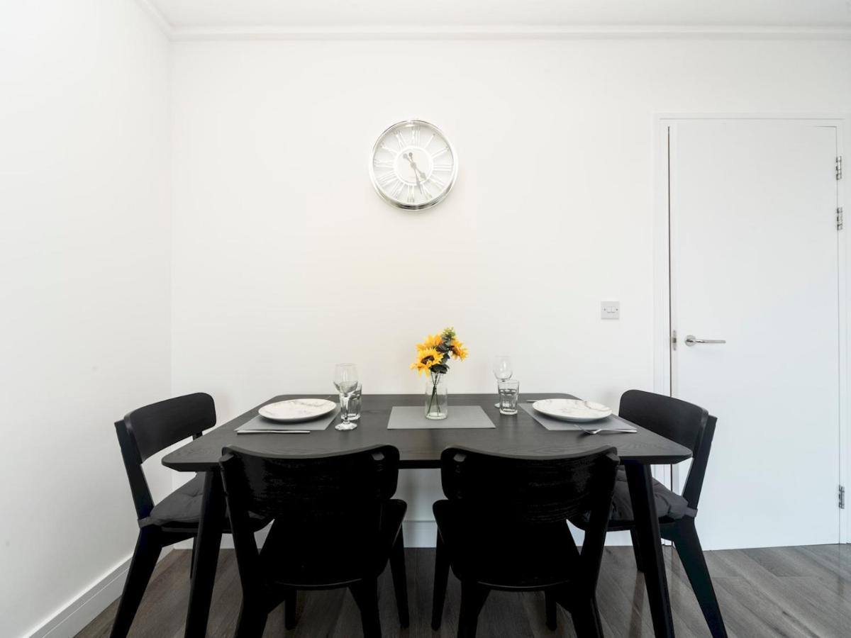 Pass The Keys Riverside Amazing Flat In London Close To The O2 Exterior photo